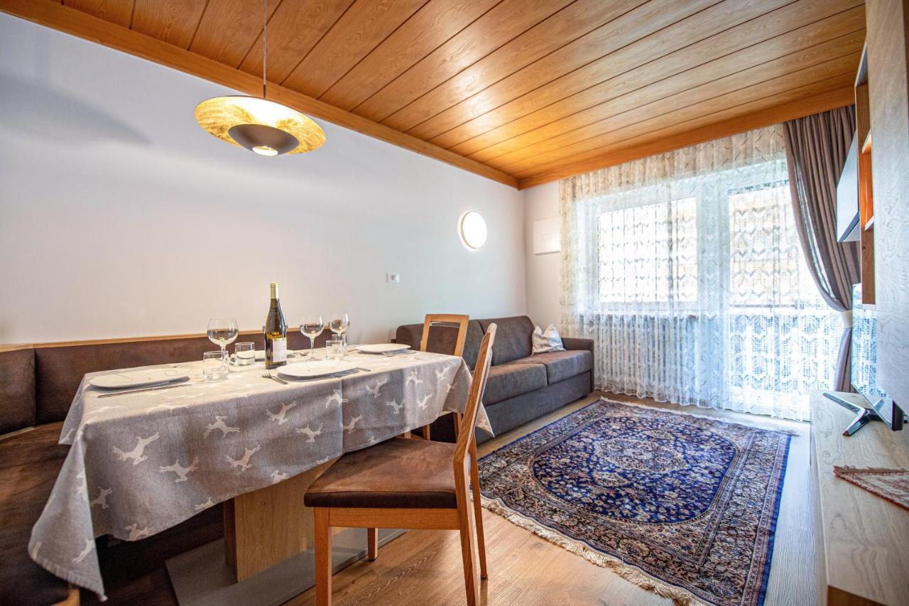 Apartment Brunelle Selva di Val Gardena Esterno foto